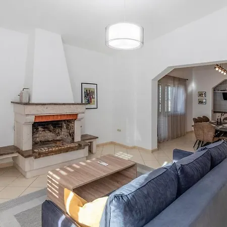 Dolina * Opuzen (Dubrovnik-Neretva)