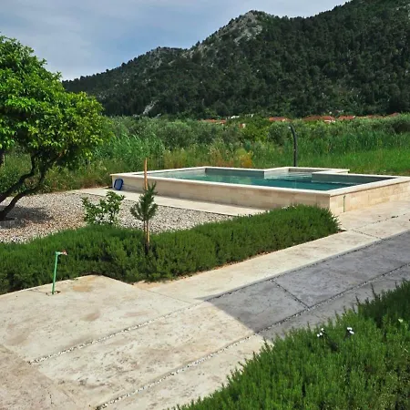 Dolina * Opuzen (Dubrovnik-Neretva)