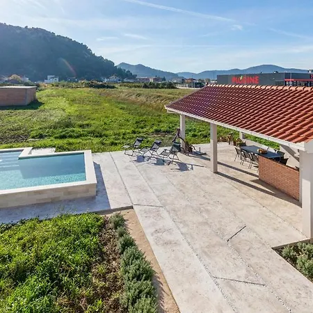 Dolina Holiday home *
