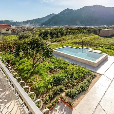 Dolina Holiday home