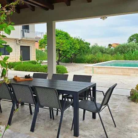 Dolina * Opuzen (Dubrovnik-Neretva)